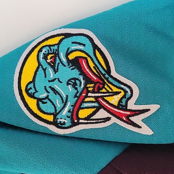 SOLD - Detroit Vipers IHL Hockey Jersey - Picture 4 of 8